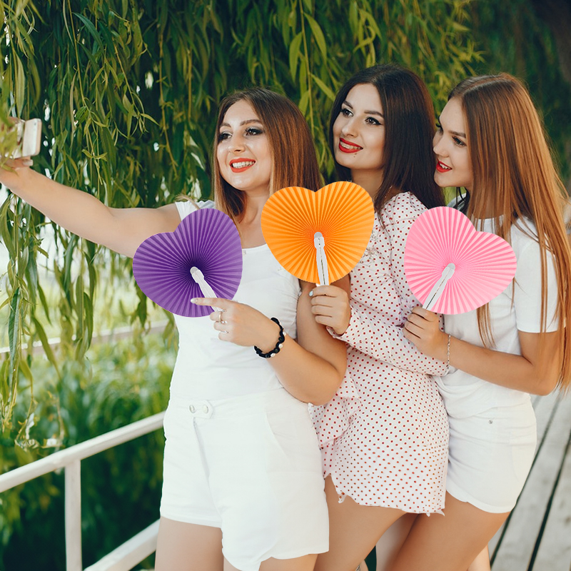 Colorful Heart Shaped Fan to G - Wedding Supply List incelemesi ve fiyatı