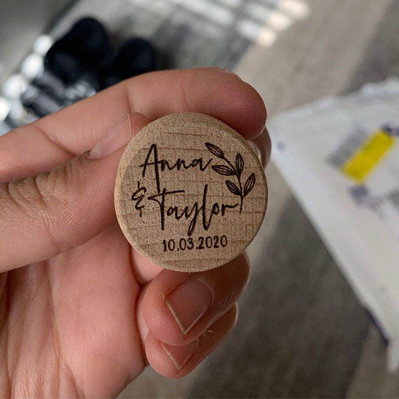 Customized Wood Wine Stopper W - Wedding Supply List incelemesi ve fiyatı
